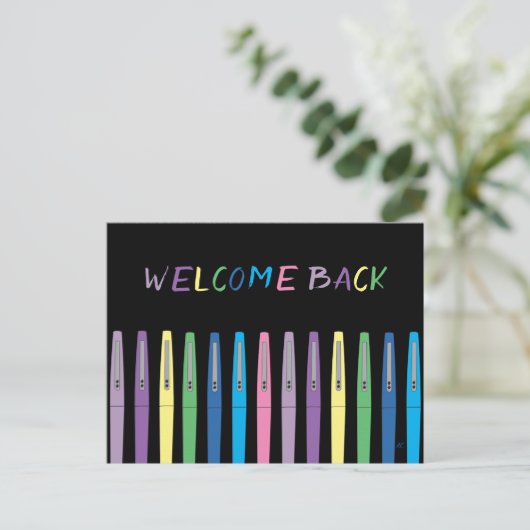 Farbenfrohe Stifte Schwarze Postkarte (Stehend Vorderseite)