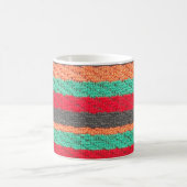 Farbenfrohe Strandhandtuchmarken Kaffeetasse (Mittel)