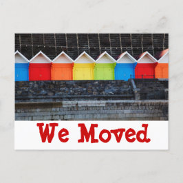 Farbenfrohe Strandhäuser, die wir umgezogen haben, Ankündigungspostkarte