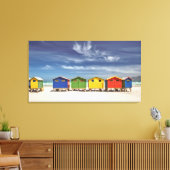 Farbenfrohe Strandhäuser | Muizenberg, Südafrika Leinwanddruck (Insitu (Wohnzimmer))
