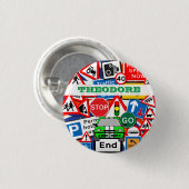 Farbenfrohe Straßenschilder und Individuelle Name Button (Vorne & Hinten)