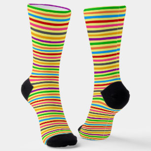 Farbenfrohe Streifen auf gelbem Musterdesign Socken