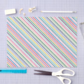 Farbenfrohe Strickkunst-Muster auf knallig weiß Seidenpapier (Handwerk)