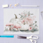 Farbenfrohe Sturzpumpen und Blume fallen Seidenpapier (Handwerk)