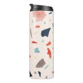 Farbenfrohe Terrazzo: nahtlose Felsfragmente. Thermosbecher (Nach rechts gedreht)