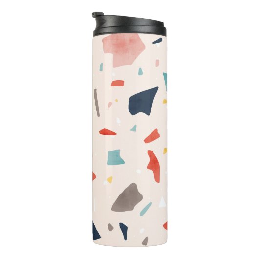 Farbenfrohe Terrazzo: nahtlose Felsfragmente. Thermosbecher (Nach rechts gedreht)