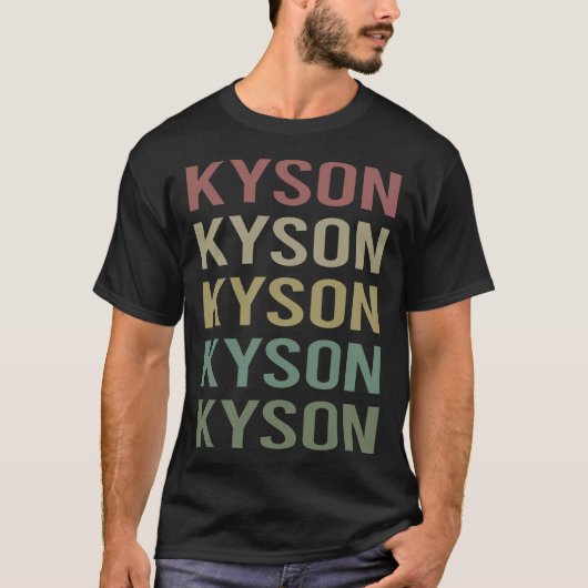 Farbenfrohe Textkunst - Kyson Name T-Shirt (Vorderseite)