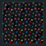 Farbenfrohe Tierpaw-Prints auf schwarz Kopftuch<br><div class="desc">Zeigen Sie,  wie viel Sie Tiere mit dieser niedlichen bunten Pfote gemustert bandana Liebe. Auch sieht phantastisch aus mit einem weißen Hintergrund. Wetten Sie,  dass Ihr Haustier es anziehen wird!</div>