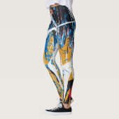 Farbenfrohe Tropffarbe: Graffiti-Wand. Leggings (Links)