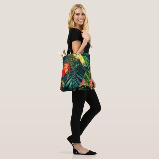 Farbenfrohe tropische Blätter und Hibiskus-Blume | Tasche (Am Model)