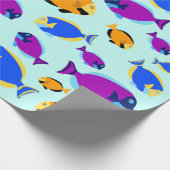 Farbenfrohe tropische Fischmuster im Blauen Meer Geschenkpapier (Ecke)