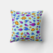 Farbenfrohe tropische Fischmuster im Blauen Meer Kissen (Rückseite)