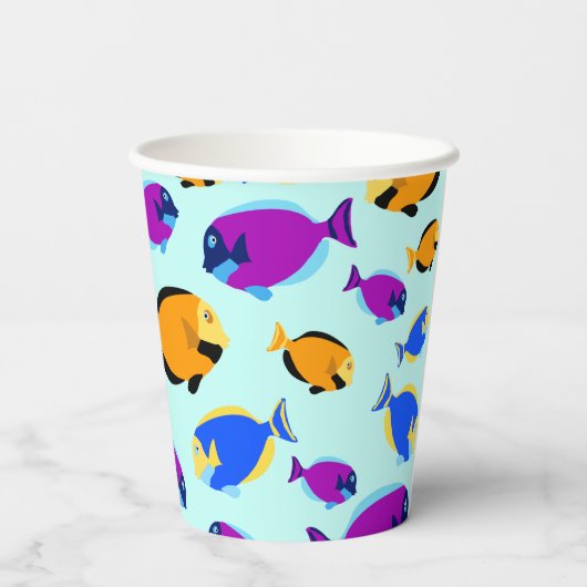 Farbenfrohe tropische Fischmuster im Blauen Meer Pappbecher (Rückseite)