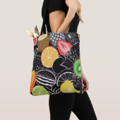 Farbenfrohe tropische Früchte, schwarzer Hintergru Tasche (Von Nahem)
