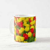 Farbenfrohe Tulissen Kaffeetasse (Vorderseite Links)
