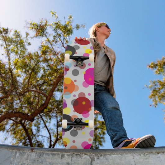 Farbenfrohe Tupfen Skateboard (Außenbereich 1)