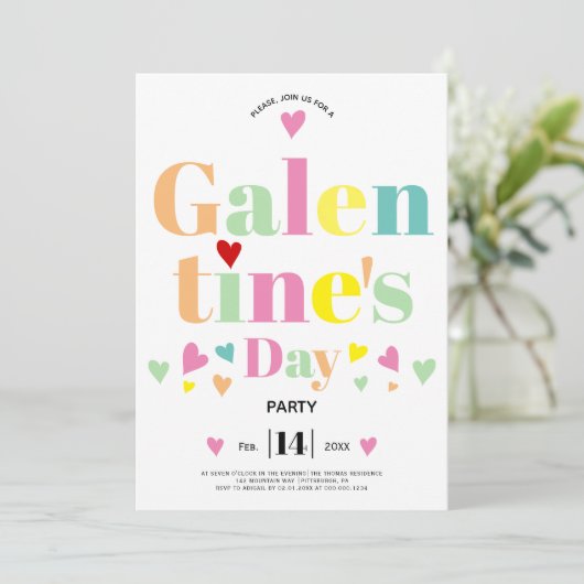 Farbenfrohe typografische Herzen Galentines Day Pa Einladung (Stehend Vorderseite)