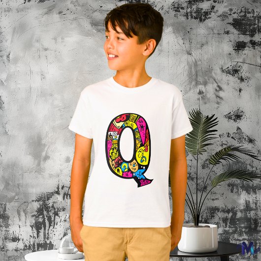 Farbenfrohe und lustige Monogram Q Tribal and Dood T-Shirt