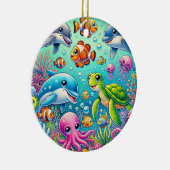 Farbenfrohe Unterwasserszene mit spielerischem Mee Keramik Ornament (Rechts)