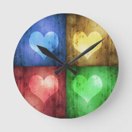Farbenfrohe Valentinstag Rustikale Herzen Runde Wanduhr