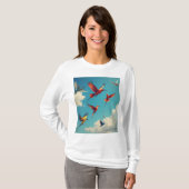 Farbenfrohe Vögel im blauen Himmel T-Shirt (Vorne ganz)