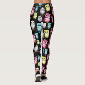Farbenfrohe Vögel Schwarzes Hintergrundmuster Leggings (Rückseite)