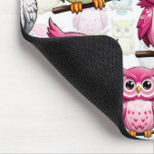 Farbenfrohe Vögel Weißes Hintergrundmuster Mousepad (Ecke)
