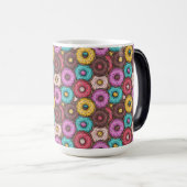 Farbenfrohe WasserfarbenDonuts mit Sprinklermuster Verwandlungstasse (VorderseiteRechts)