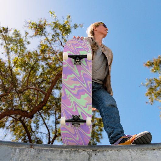 Farbenfrohe Waves Skateboard (Außenbereich 1)