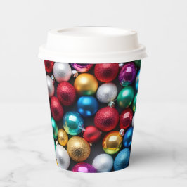 Farbenfrohe Weihnachtsballes Ornamente Pappbecher