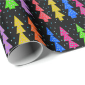 Farbenfrohe Weihnachtsbäume auf schwarz Geschenkpapier (Rolleneckpunkt)