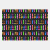 Farbenfrohe Weihnachtsbäume auf schwarz Geschenkpapier Set (Vorderseite 2)