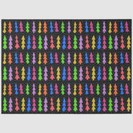 Farbenfrohe Weihnachtsbäume auf schwarz Seidenpapier