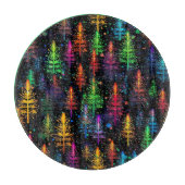 Farbenfrohe Weihnachtsbaumglühen im Dunkelwald Schneidebrett (Vorderseite)