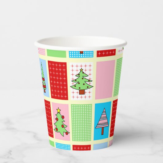 Farbenfrohe Weihnachtsmuster Pappbecher (Vorderseite)