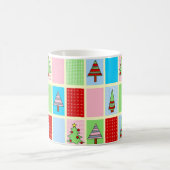 Farbenfrohe Weihnachtsplätze Kaffeetasse (Mittel)