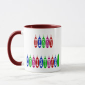Farbenfrohe Weihnachtsschmuck Schriftart Tasse (Links)