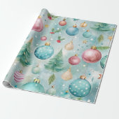 Farbenfrohe Weihnachtsschmuck und Bäume Geschenkpapier (Ungerollt)