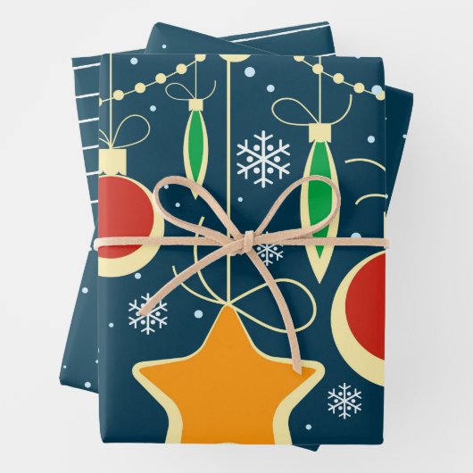 Farbenfrohe Weihnachtsschmuckstücke im Mittelalter Geschenkpapier Set (Beispiel)