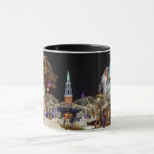 Farbenfrohe Weihnachtsschneestadt Tasse (Zentrum)