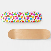 Farbenfrohe weiße Hintergrundpolka Punkte Skateboard (Horizontal)
