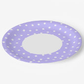 Farbenfrohe weiße Lila Polka Dotter Rim Pappteller (Schrägansicht)