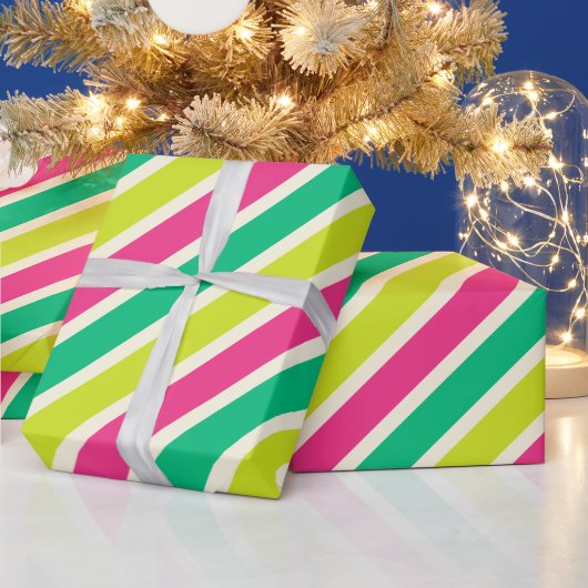 Farbenfrohe weiße Streifen Modernes Grün der Weihn Geschenkpapier (Feiertage)