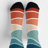 Farbenfrohe Wellen im Retrostil Socken (Oben)