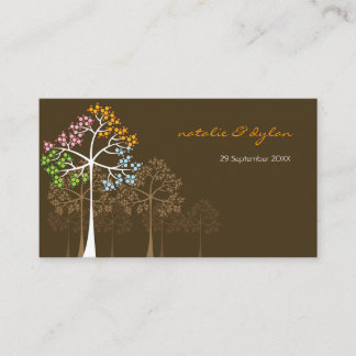 Farbenfrohe Whimsical Four Seasons Tree Wedding Pa Platzkarte
