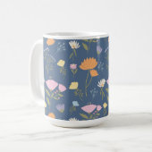 Farbenfrohe Wiese auf Blau Kaffeetasse (Vorderseite Links)