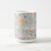Farbenfrohe Wiese auf Grau Kaffeetasse (Mittel)