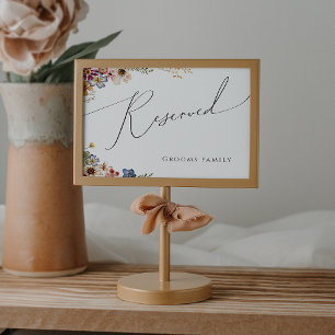 Farbenfrohe Wildblume   Reserviertes Zeichen