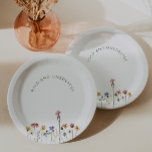 Farbenfrohe Wildblume Wild und eintönig Geburtstag Pappteller<br><div class="desc">Diese farbenfrohen Wildblume-Wild-und Zündermädchen-Geburtstagspapier-Teller sind perfekt für Ihr einfaches, skurriles Boho Regenbogensommer Party. Die hellen, zauberhaften Rosa-, Gelb-, Orange- und Goldfloralen verleihen diesem Produkt das Gefühl eines minimalistisch eleganten Vintagen Hippie-Frühlingsgartens. Das moderne Design ist künstlerisch und zart und zeigt eine klassische erdige Wiese in Aquarell. Egal, für welchen Blickwinkel Sie...</div>