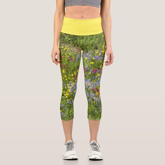 Farbenfrohe Wildblumen Capri Leggings (Vorderseite)